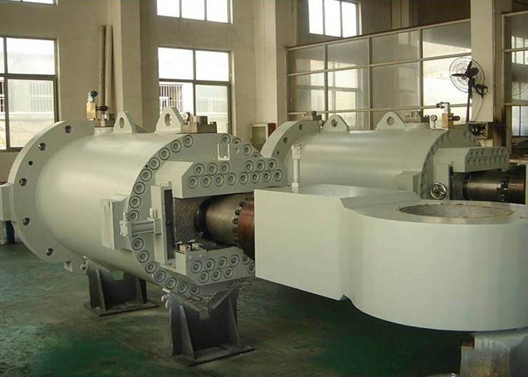 向家壩電站水輪機接力器，單機容量80萬千瓦
